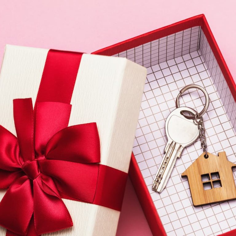 house-key-box-pink-background (1)
